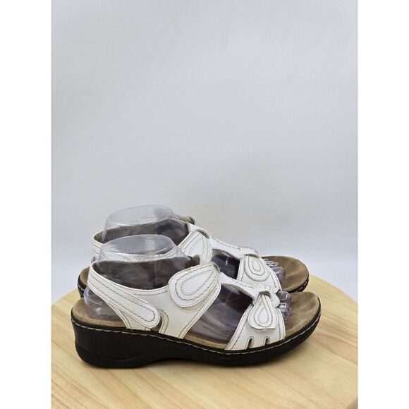 Clarks Bendables Womens Lexi Walnut Q White Sandals Summers Comfy Size 9W - Picture 1 of 9